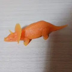 トリケラトプス 光ってのび～る！恐竜・ドラゴン・サメ・ライオン　宝島社