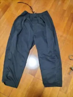 黑ジョガーパンツ