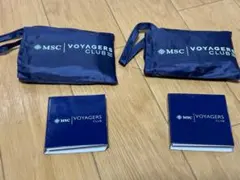 MSCクルーズのロゴグッズ　袋と、リピーター会員のピンバッジ