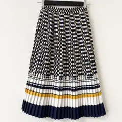 幾何学柄　ジオメトリック　プリーツスカート　ネイビー　白