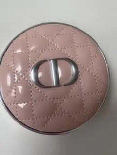 限定ケース付き　ディオールフォーエバーイドラグロウクッションファンデーション