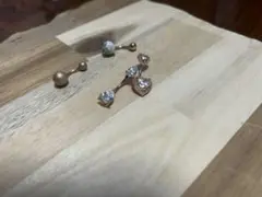 ボディーピアス　へそピアス