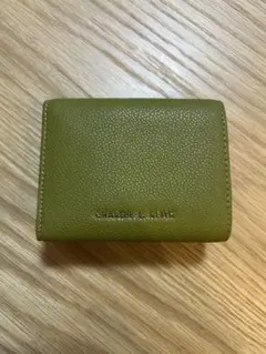 CHARLES & KEITH グリーン 三つ折り財布