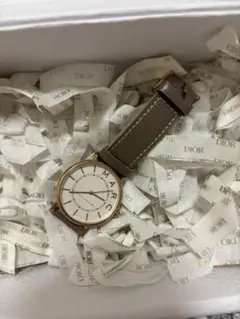 MARC JACOBSゴールド グレー レザーストラップ 時計のサムネイル
