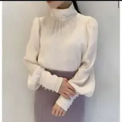 スナイデル  ボリュームスリーブブラウス　アイボリー