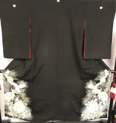 アンティーク　縮緬　黒留袖　鶴に花　着物　レトロ　リメイク