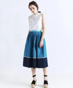 ヨリ　yori バイカラー　タック　スカート　フレアのサムネイル