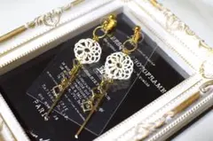 ミニダリアのイヤリング～白～