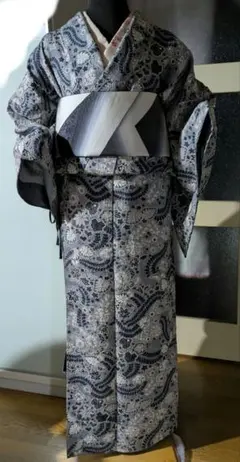 ★正絹★新品・未使用品★裄６８㎝★グレー基調に辻が花★ メルカリ