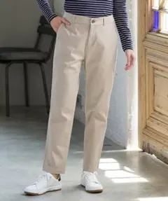 ベージュ チノテーパードパンツ