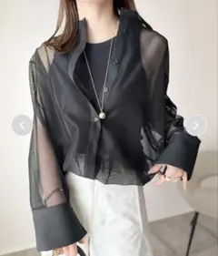 シースルー ネック