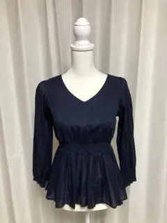 美品 ジーユー ネイビー カジュアルトップス