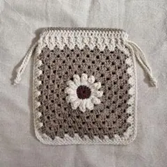 ✨SALE✨ハンドメイド　巾着　ポーチ　花モチーフ　かぎ編み　(M)