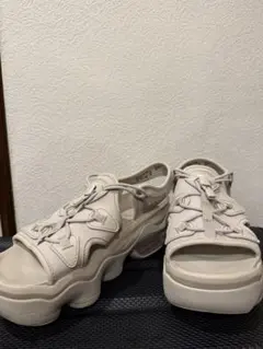 NIKE エアマックスココ　ベージュ ストラップ付きサンダル