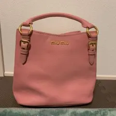 miumiuマドラス2wayハンドショルダーバッグ