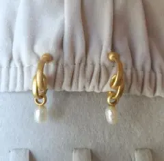 ☆☆おまとめ割有☆☆ ゴールドトーン パールチャーム イヤリング