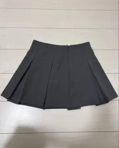 ユニクロ　UNIQLO　プリーツスコート　プリーツスカート　黒　ブラック