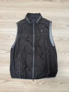 TOMMY HILFIGER ブラック ベスト