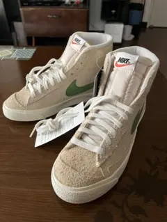 NIKE スニーカー　ブレーザーMID 新品　24