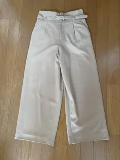 ワイドパンツ　ベージュ　ワールド