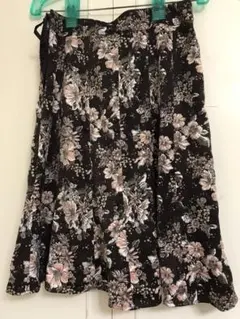 Aylesbury 花柄スカート