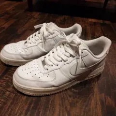 NIKE AIR FORCE 1 ホワイト スニーカー