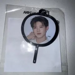 treasure ジュンギュ うちわ型キーホルダー