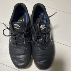 umbro フットサルシューズ 黒
