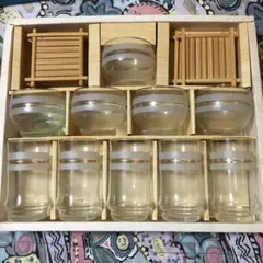 タンブラー五つ、冷茶五つ、茶托五つ