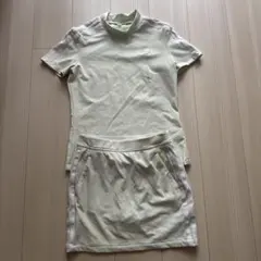 1度のみ着用 adidasハイネックセットアップ2点定価18000円ラスト販売