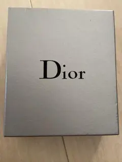 Dior 星型パールピアス