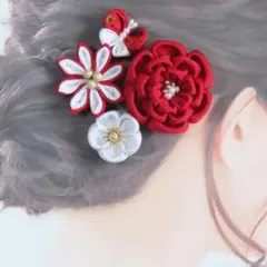 和装や卒業式にも◎赤色の蝶々と花つまみ細工Uピン・ヘアクリップ＆コサージュセット