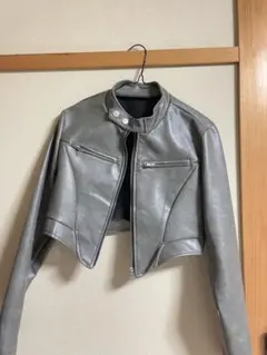 グレー クロップドレザージャケット