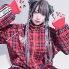 椎名ひかり　コラボ　TRAVAS TOKYO うさ耳ピアス　くまさんパーカー TRAVAS TOKYO 椎名ひかり コラボ セーラー クマ パーカー フーディ