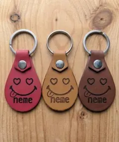 レザーキーホルダー 名入れ ニコちゃん 名前入れ スマイル にこちゃん 名前