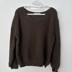 URBAN RESEARCH カーキ Vネックニットセーター フリーサイズ