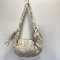 ZARA アイボリー刺繍ショルダーバッグ