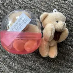 ベージュのクマのぬいぐるみ