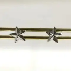星型シルバーピアス　可愛い　お洒落　個性的　カジュアル　新品　未使用