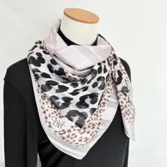 2-2.DVF ダイアンフォンファステンバーグ　ヴィンテージスカーフ