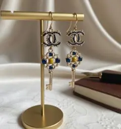 シャネル ヴィンテージ風カラードストーン キー ダブルC イヤリング