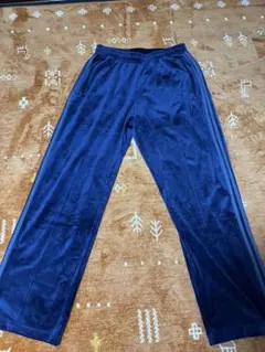 adidas originals ベロア トラックパンツ