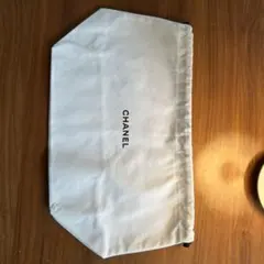 CHANEL ホワイト キャンバスポーチ