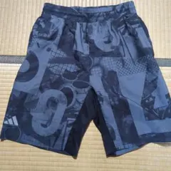 adidas グレー系 グラフィックハーフパンツ M