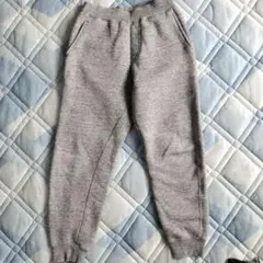 12/16まで価格✩UNIQLO キッズ130 グレーボアパンツ男女兼用。記名入