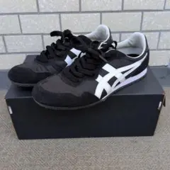 1度短時間着用のみ　Onitsuka Tiger スニーカー　23.5cm