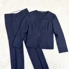 【美品】NEWYORKER　ノーカラーパンツスーツ　ネイビー