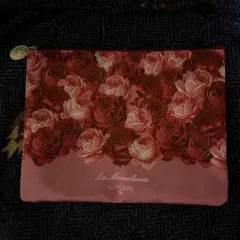 Ladurée バラの花柄ポーチ