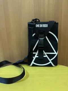 ONE OK ROCK 2018 ツアー グッズ ボディバッグ ワンオクロック - メルカリ