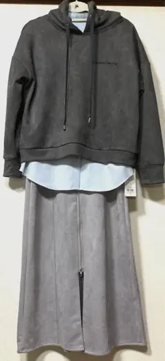 新品、可愛い！フード付きグレーのスウェットパーカー 01/S